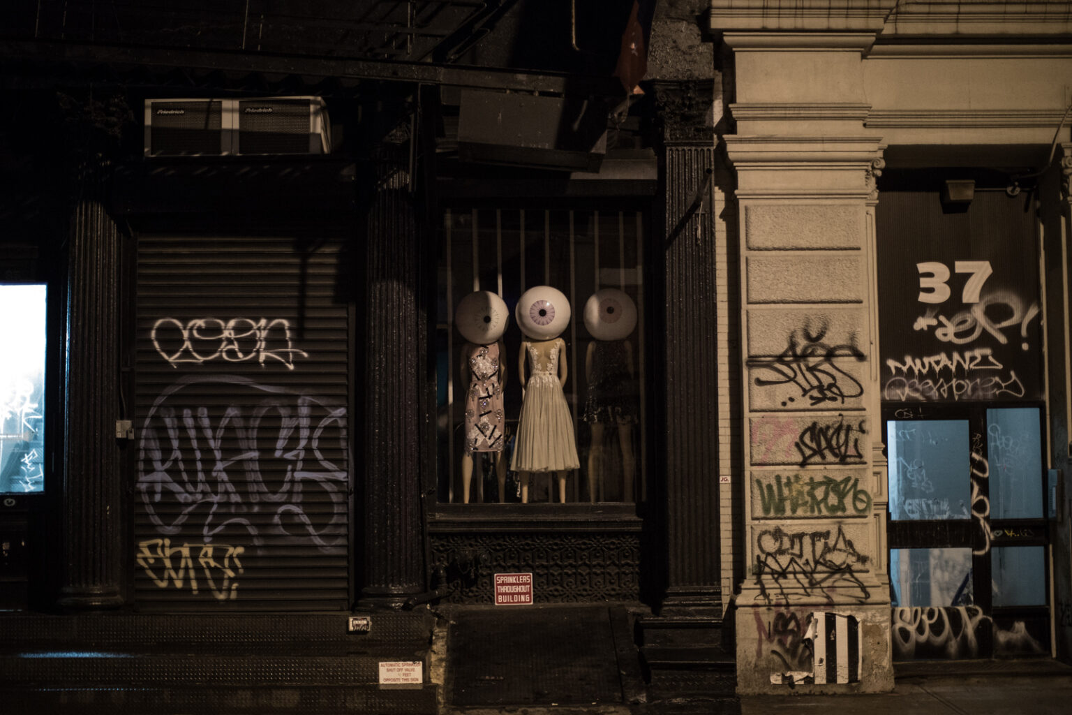 bolfo_0001s_0014_NYC Aliens