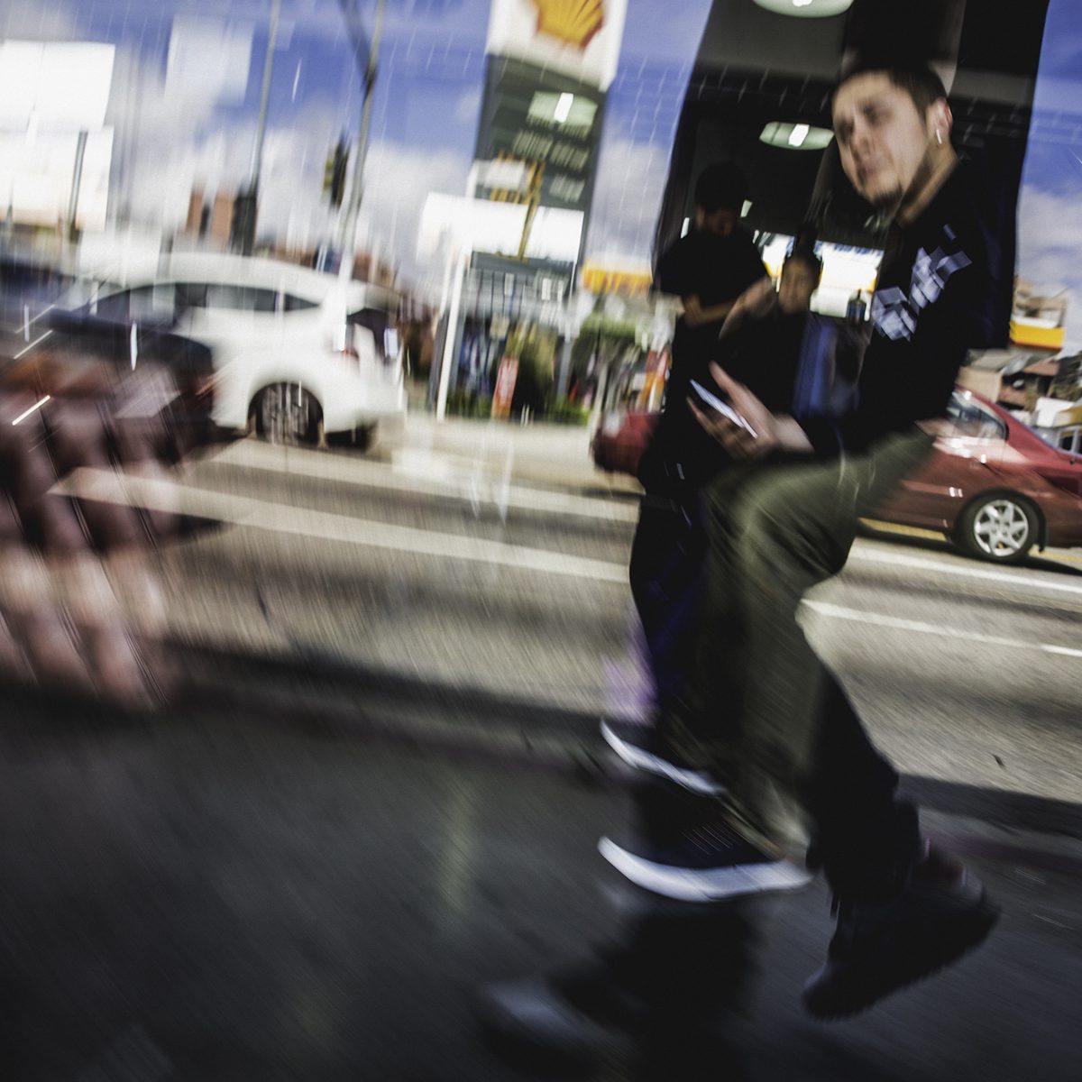 us_hoy_0009s_0011_nobody walks in la